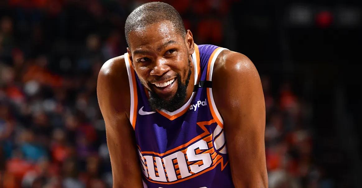 九游娱乐杜兰特在独行侠比赛中持续失利，败北引发热议！(前瞻杜兰特或复出战鹈鹕 独行侠欲擒火箭冲6连胜)