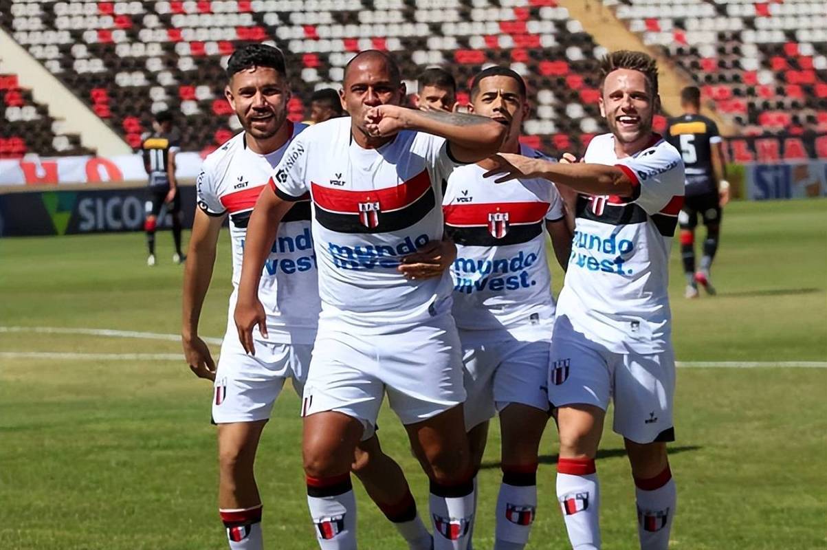 转折点!迈阿密热火防线松动,德国杯转会期攻防权衡,球迷炸锅,训练强度明显提升的简单介绍 转折点!迈阿密热火防线松动,德国杯转会期攻防权衡,球迷炸锅,训练强度明显提升的简单介绍