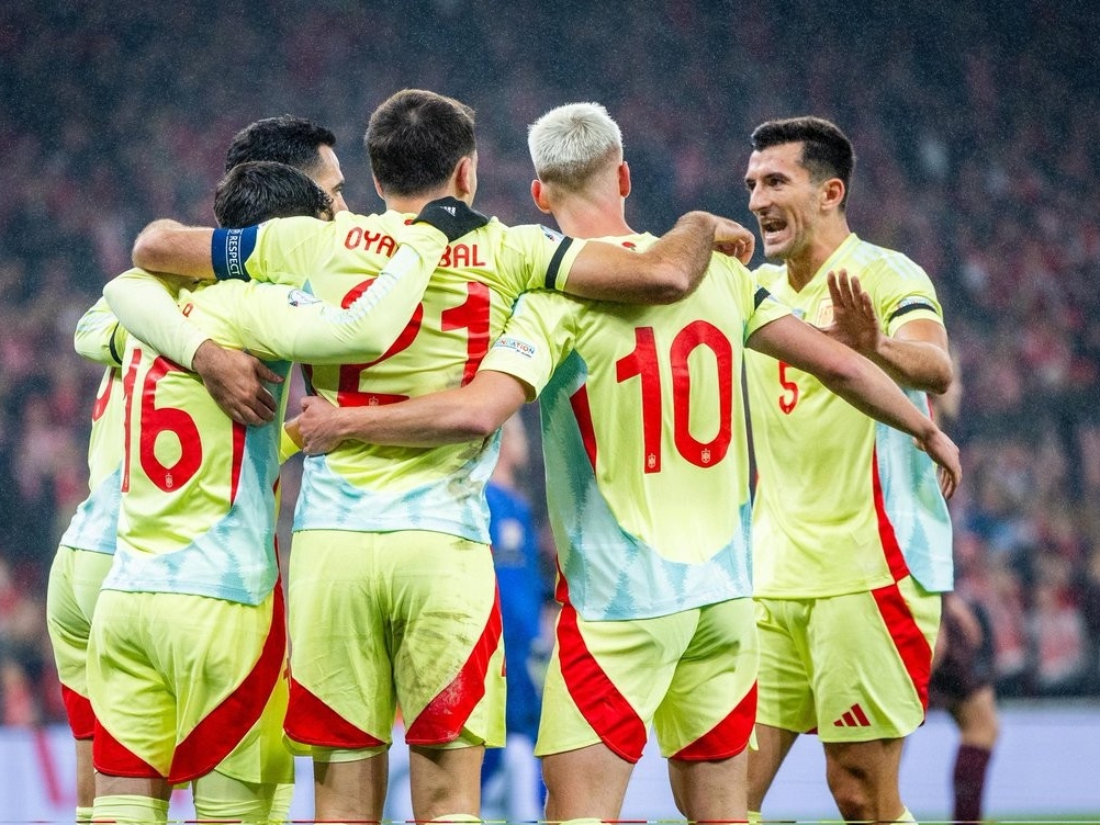 包含赛地聚焦：欧冠集结日热度飙升，里尔伤情更新，球迷炸锅，高层口径保持一致的词条